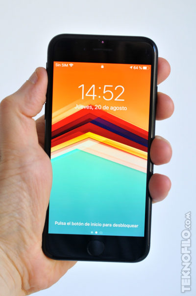 Es pequeña realmente la pantalla del iPhone SE 2020?