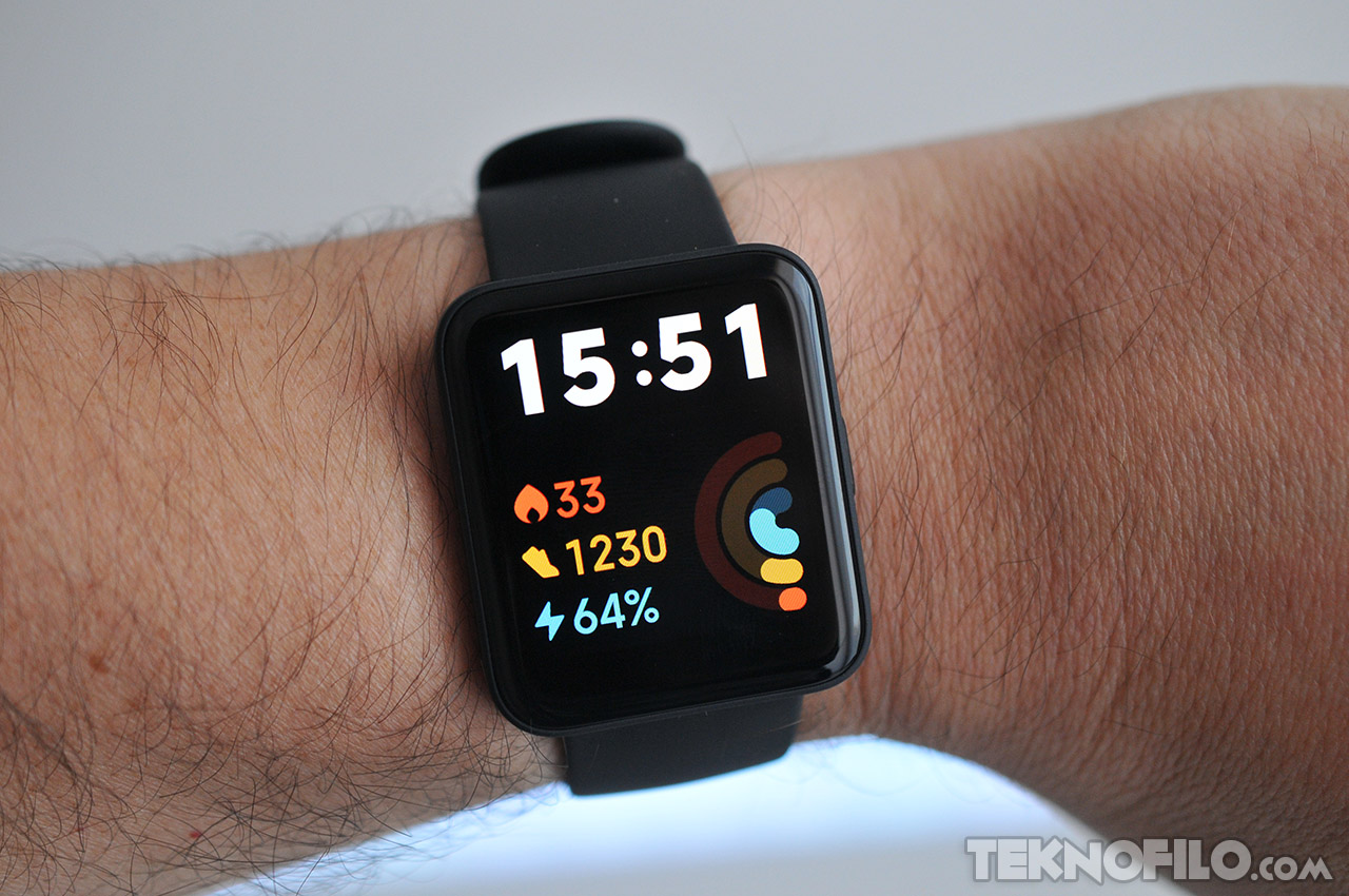 Este pequeño smartwatch Xiaomi tiene 12 días de batería y un generoso  descuento